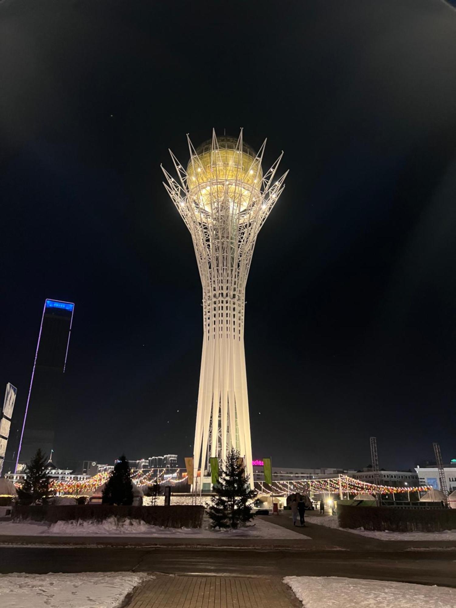 7 Очень Теплая Возле Байтерека Квартира Для 1-4 Человек Astana Exterior foto