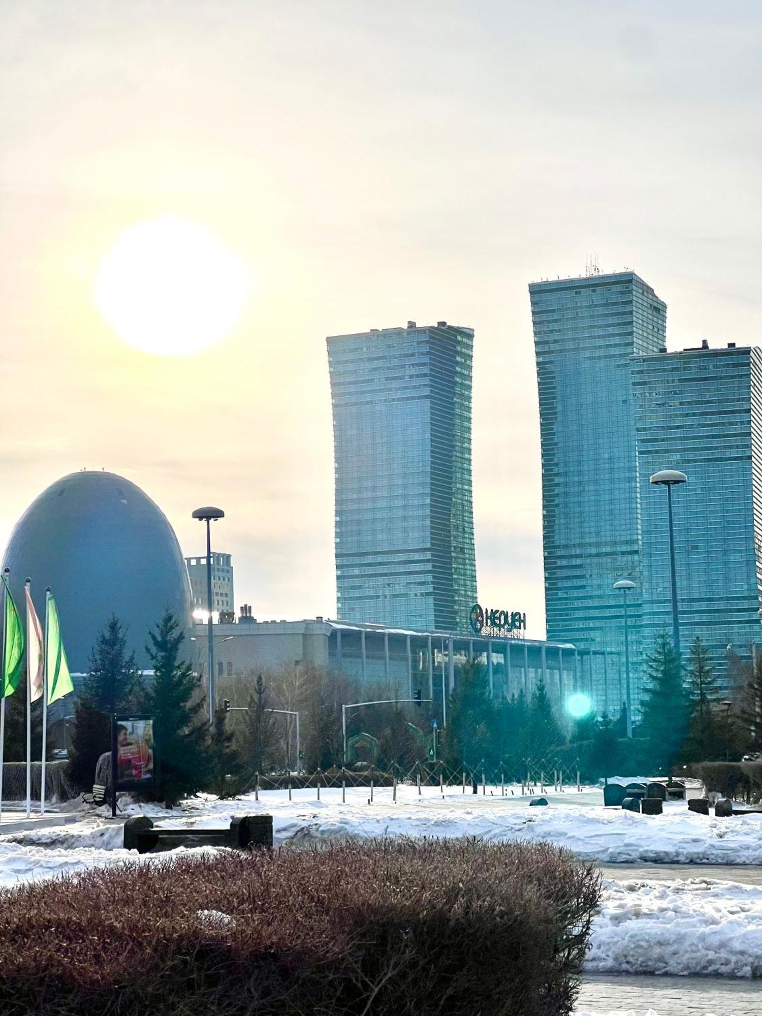 7 Очень Теплая Возле Байтерека Квартира Для 1-4 Человек Astana Exterior foto
