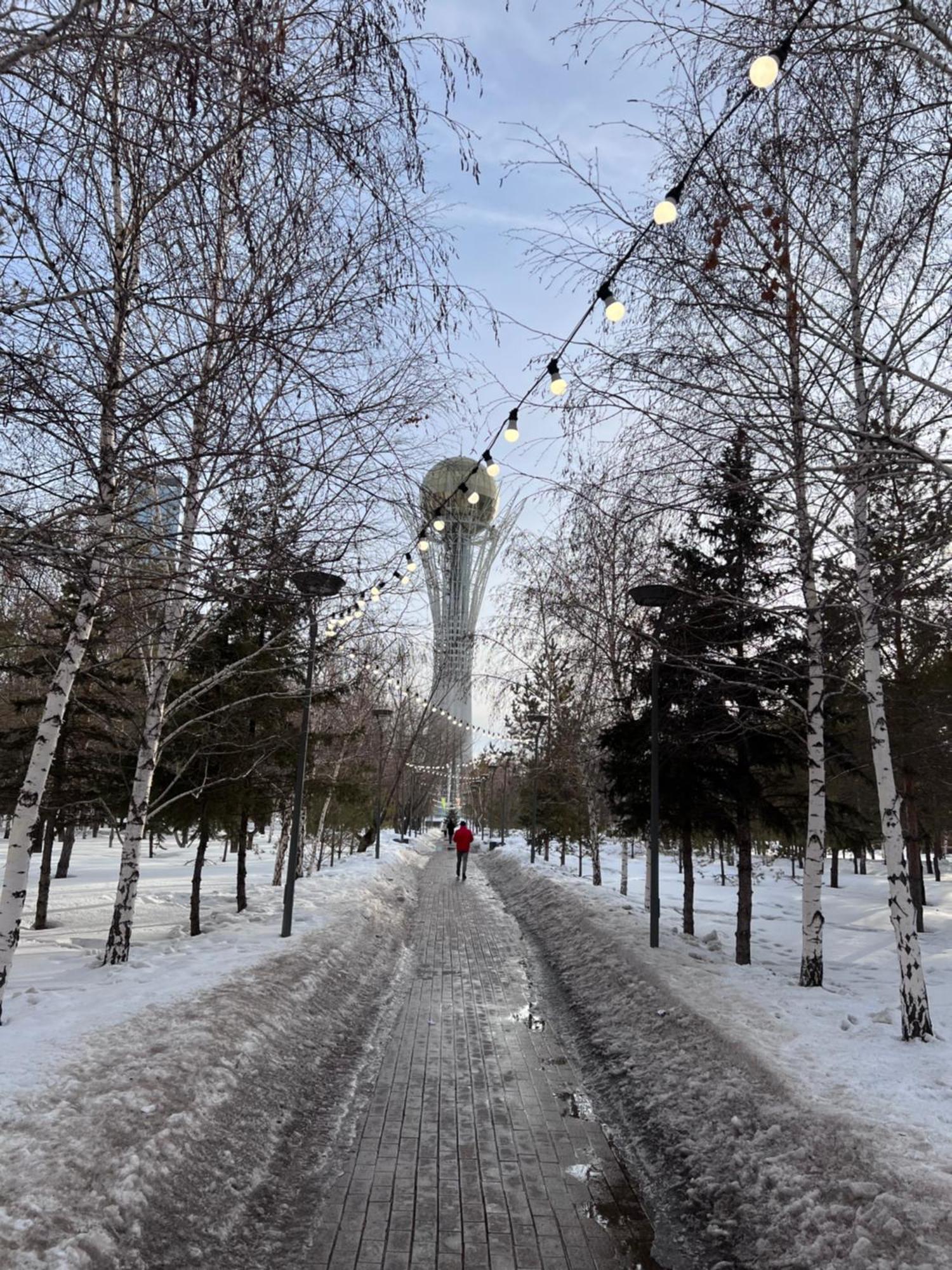 7 Очень Теплая Возле Байтерека Квартира Для 1-4 Человек Astana Exterior foto