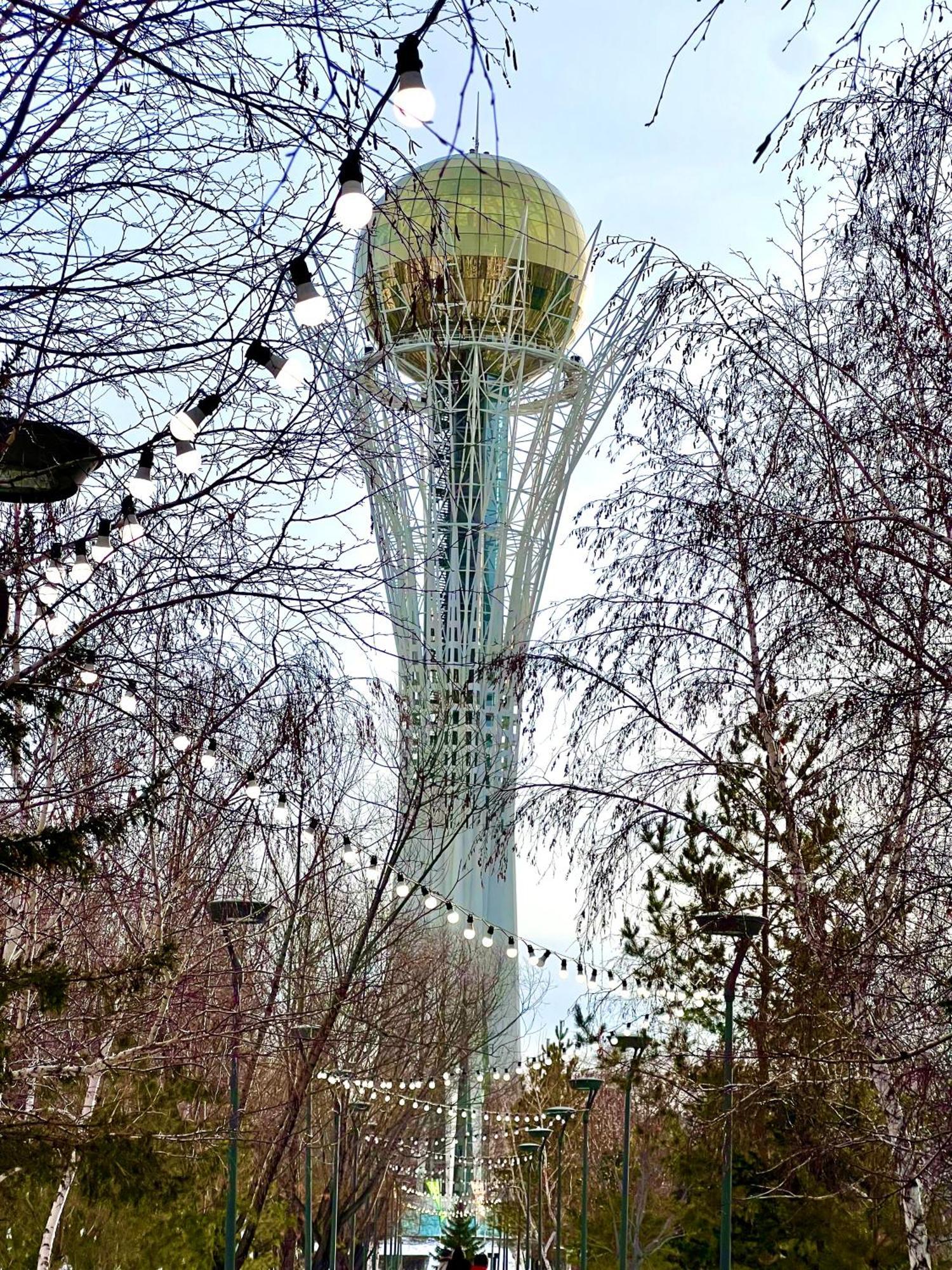 7 Очень Теплая Возле Байтерека Квартира Для 1-4 Человек Astana Exterior foto