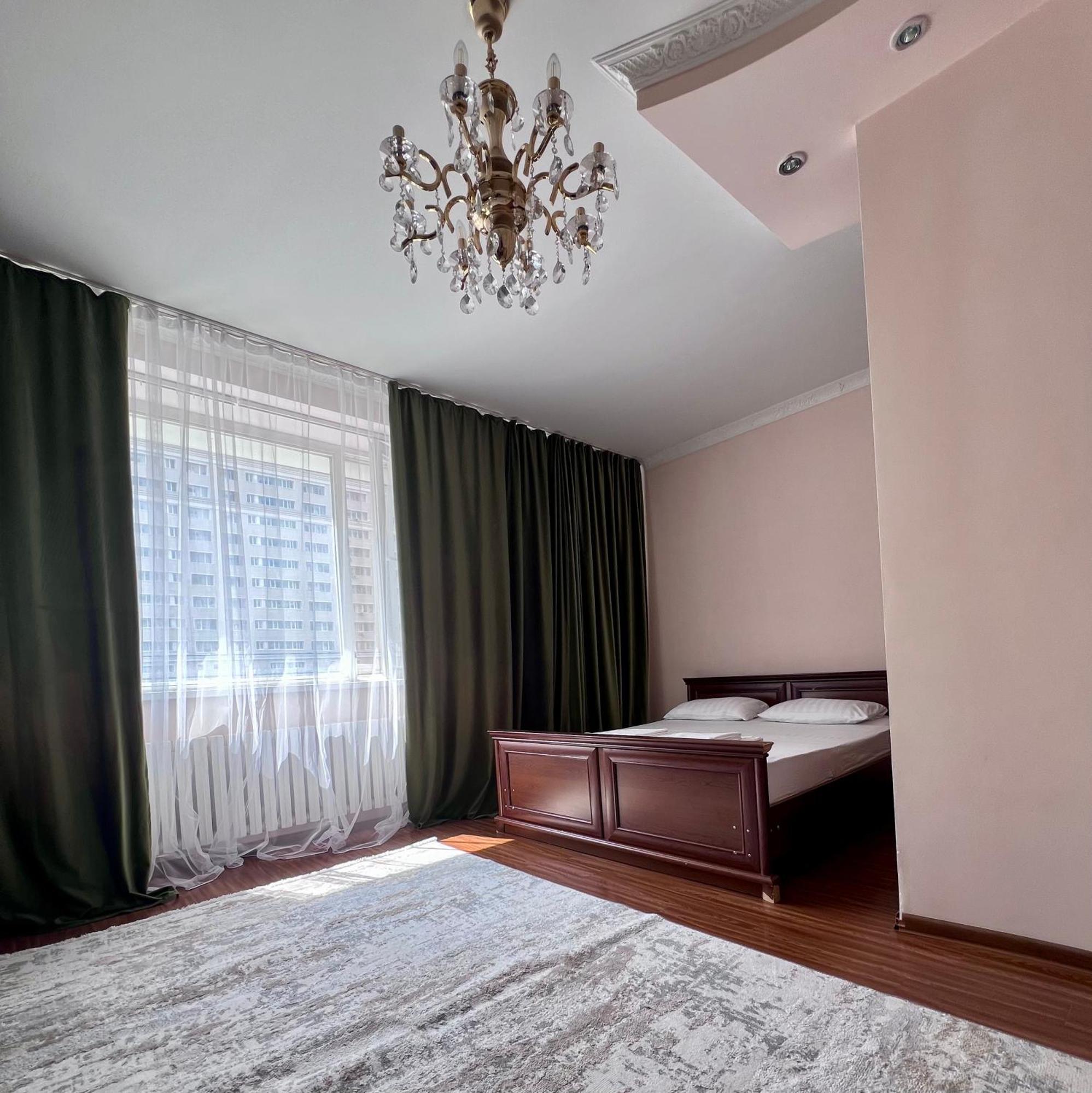 7 Очень Теплая Возле Байтерека Квартира Для 1-4 Человек Astana Exterior foto